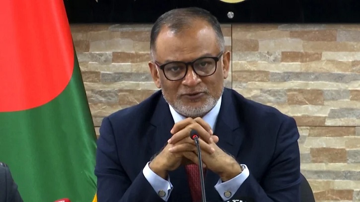 দেশের সমগ্র অর্থনীতিতে দুর্বৃত্তায়ন হয়েছিল: বাণিজ্য উপদেষ্টা